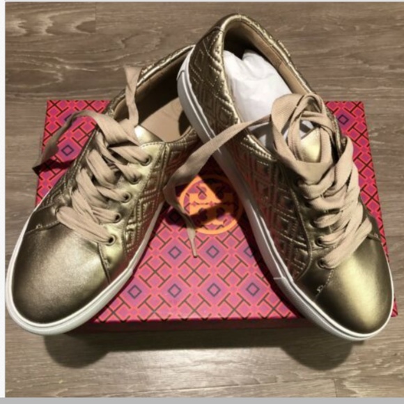 Tory Burch rose gold quilted lace up sneakers NIB - Picture 1 of 4